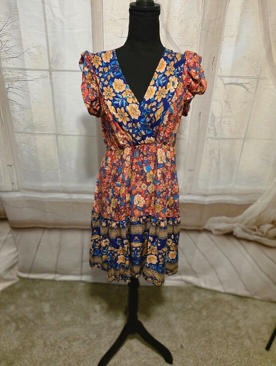 Kohl's Dresses & Skirts - Kohl's Blue and Red Floral V-Neck Mini Dress
